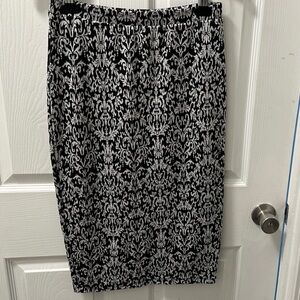 Bobeau Black and White Patterned Skirt